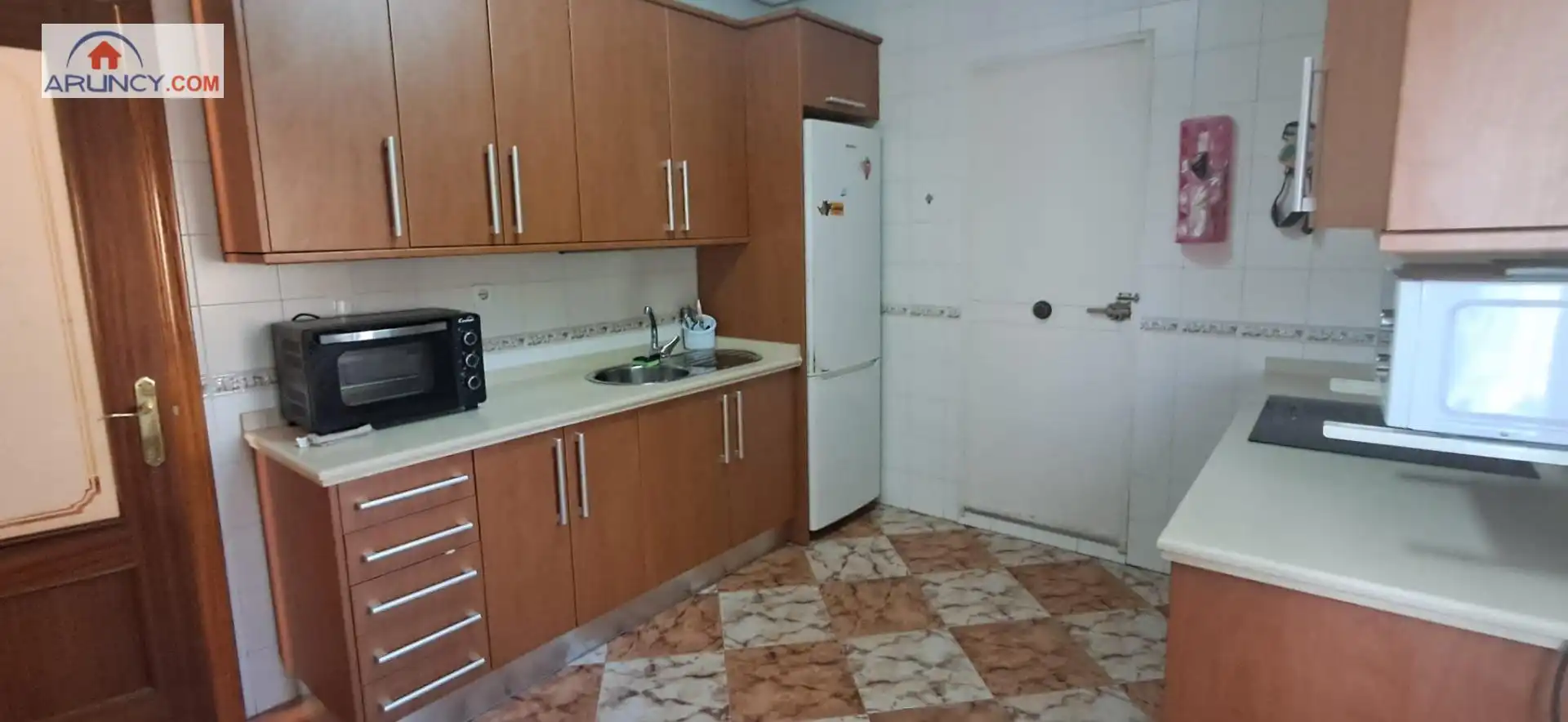 Cuina de Pis en venda en Sevilla amb Aire condicionat, Terrassa i Balcó