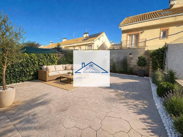 Casa adosada en Venta en Juan Carlos I en Las Lomas