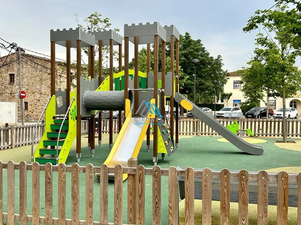 Außenansicht von Wohnung zum Verkauf in Santa Cristina d'Aro mit Heizung und Terrasse