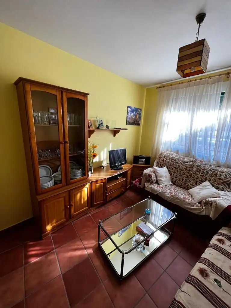 Sala de estar de Casa adosada en venta en Valseca con Calefacción, Parquet y Trastero