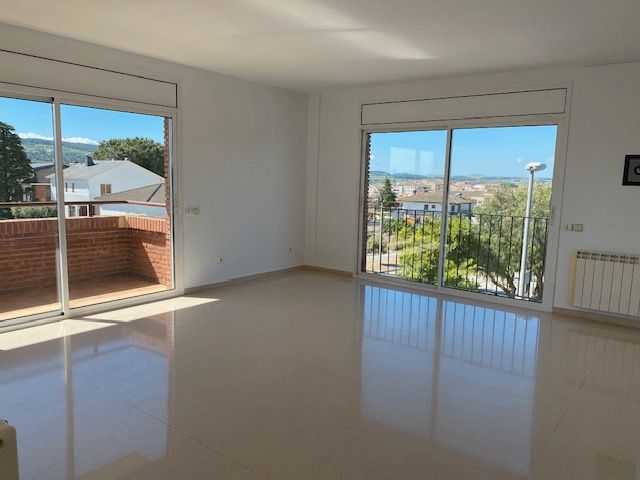 Living room of Flat to rent in Sant Sadurní d'Anoia  with Air Conditioner, Heating and Oven