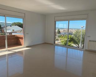 Sala d'estar de Pis de lloguer en Sant Sadurní d'Anoia amb Aire condicionat, Calefacció i Forn