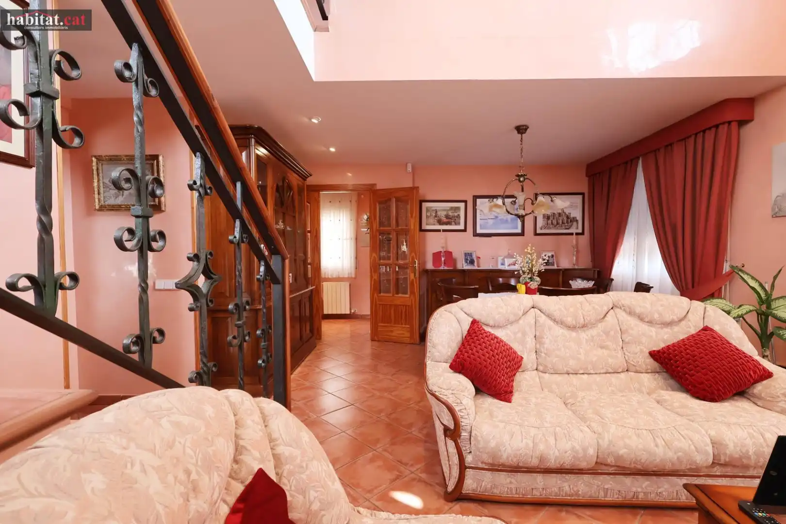Sala de estar de Casa o chalet en venta en Vilanova i la Geltrú con Calefacción