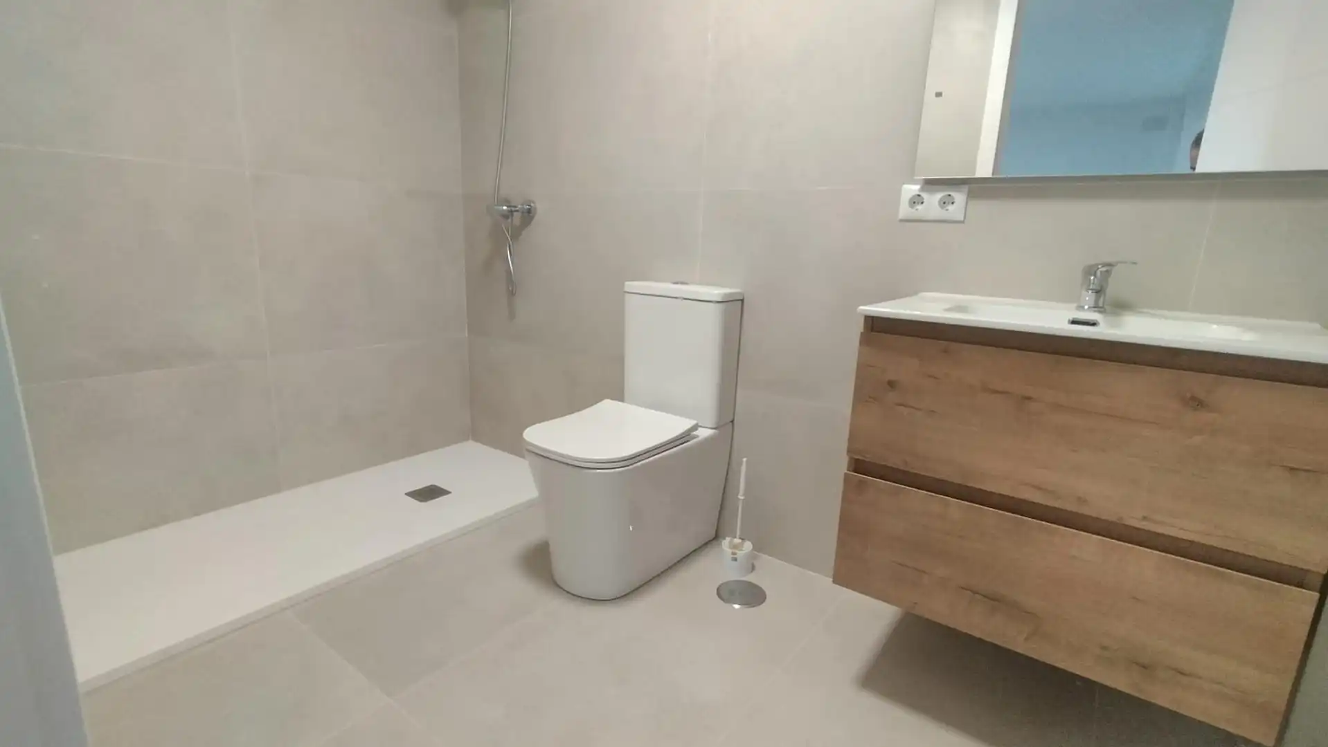 Bathroom of Flat for rent in Málaga  with Air Conditioner, Heating and Furnished