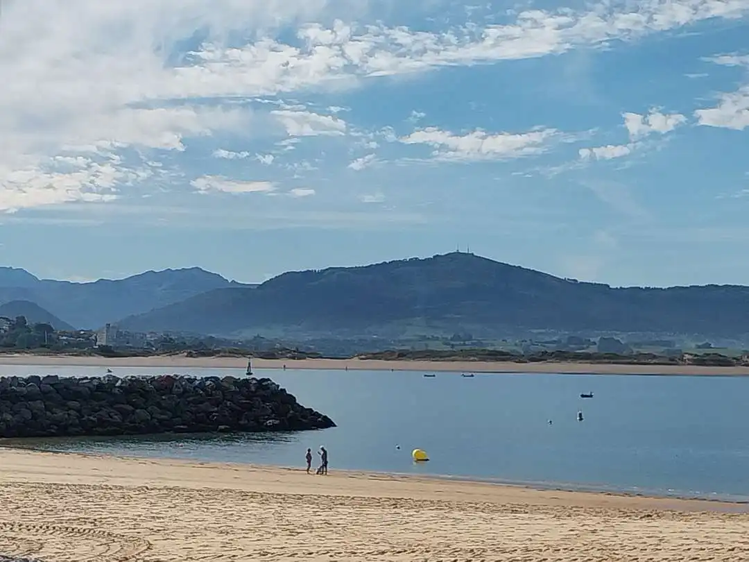 Vista exterior de Casa o chalet en venta en Santander con Calefacción