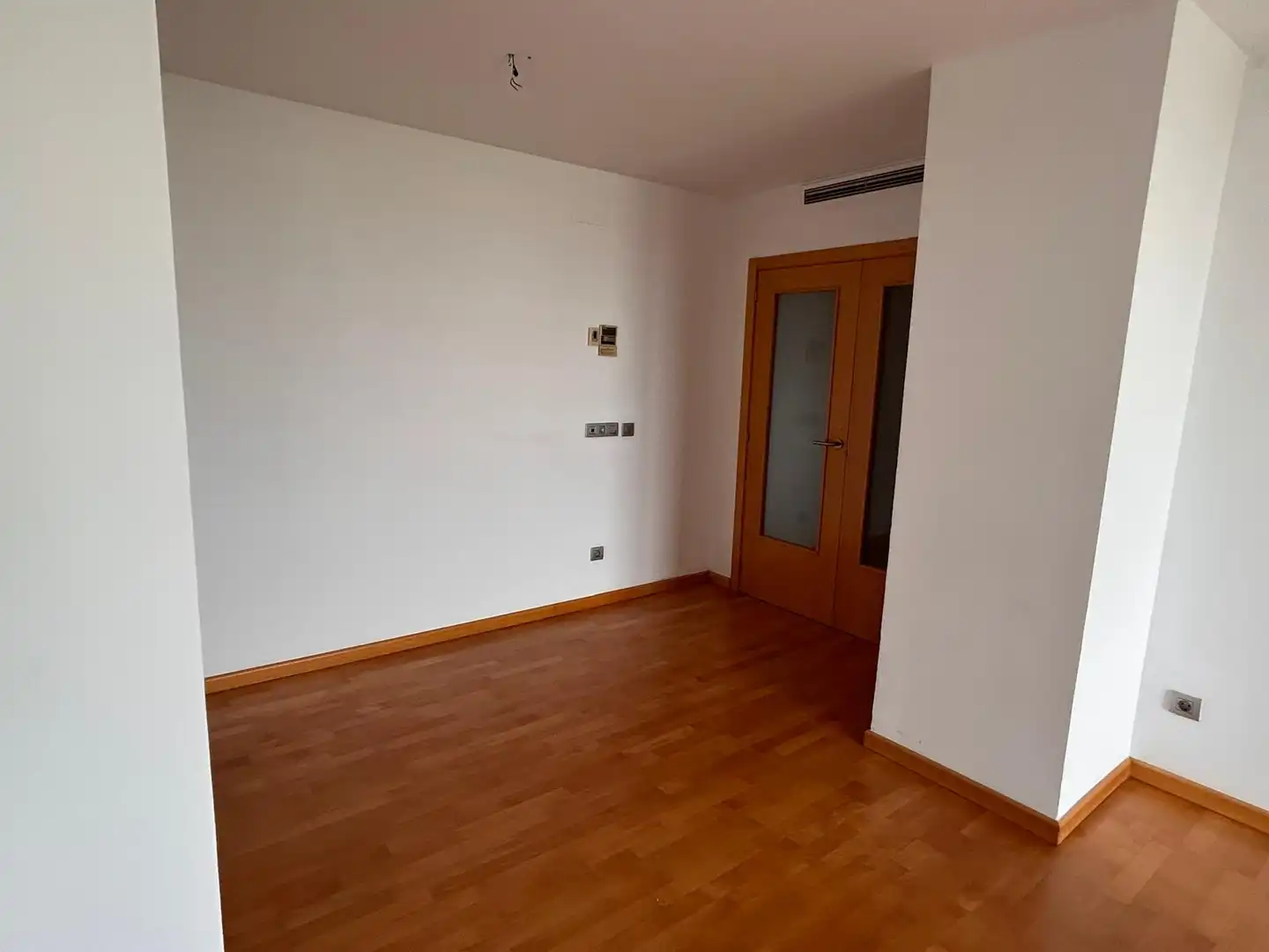 Wohnung zum Verkauf in Mislata mit Klimaanlage, Heizung und Parkett