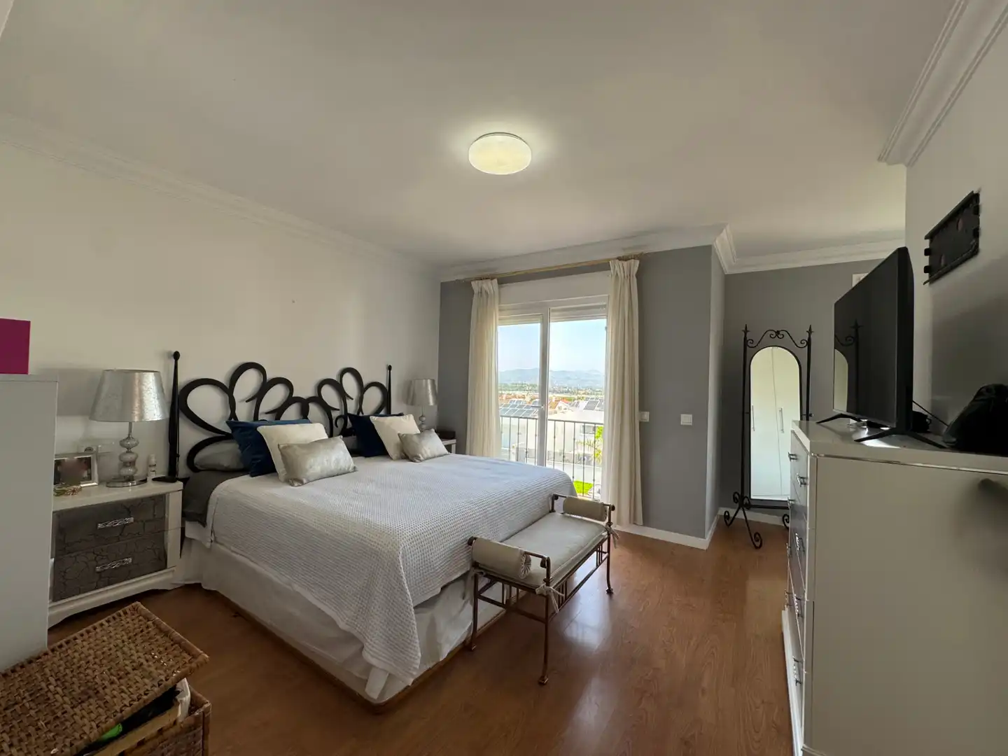Dormitori de Casa adosada en venda en Alhaurín de la Torre amb Aire condicionat, Jardí privat i Parquet