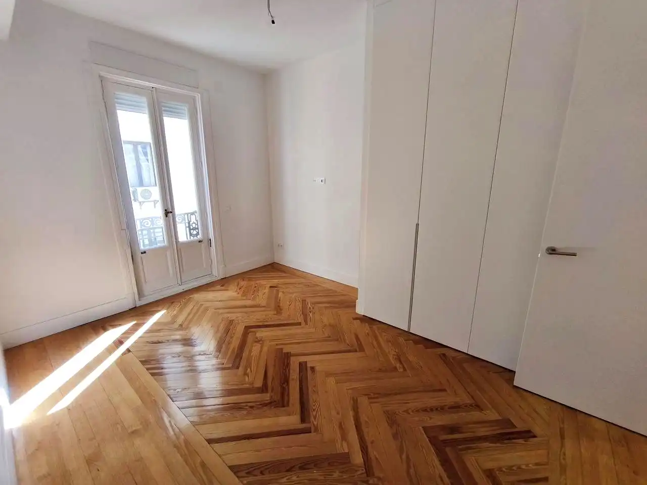 Schlafzimmer von Wohnung zur Miete in Madrid mit Terrasse