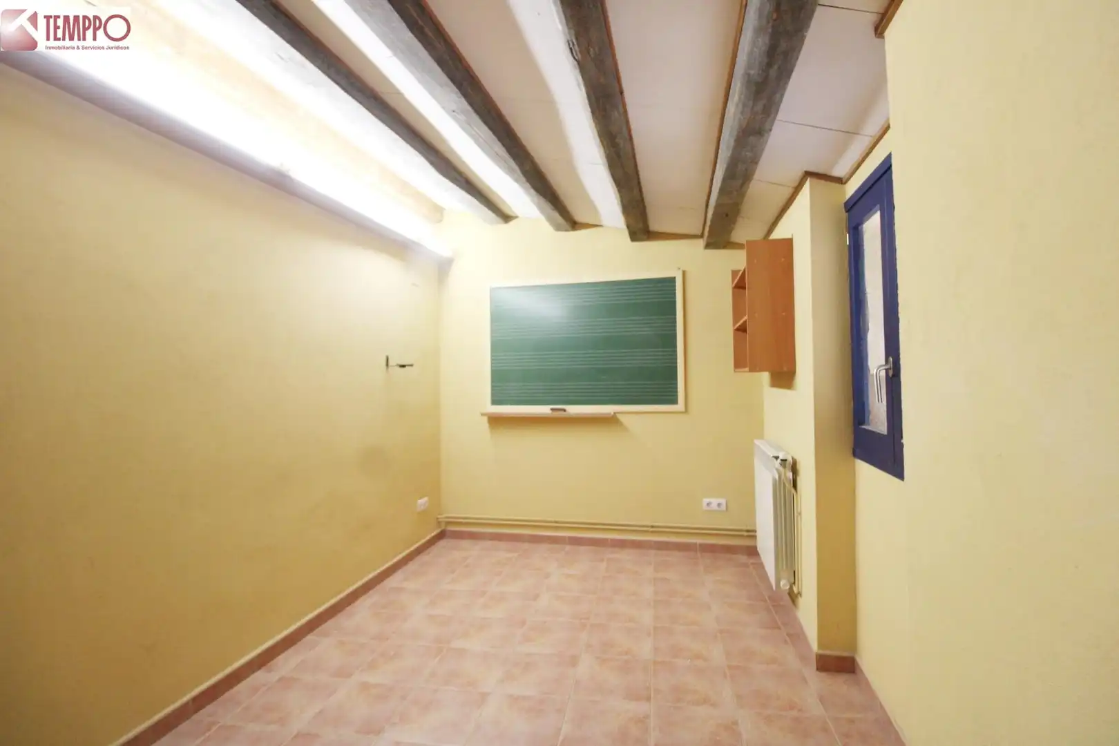 Casa adosada en venta en Carrer MURALLA, Centre