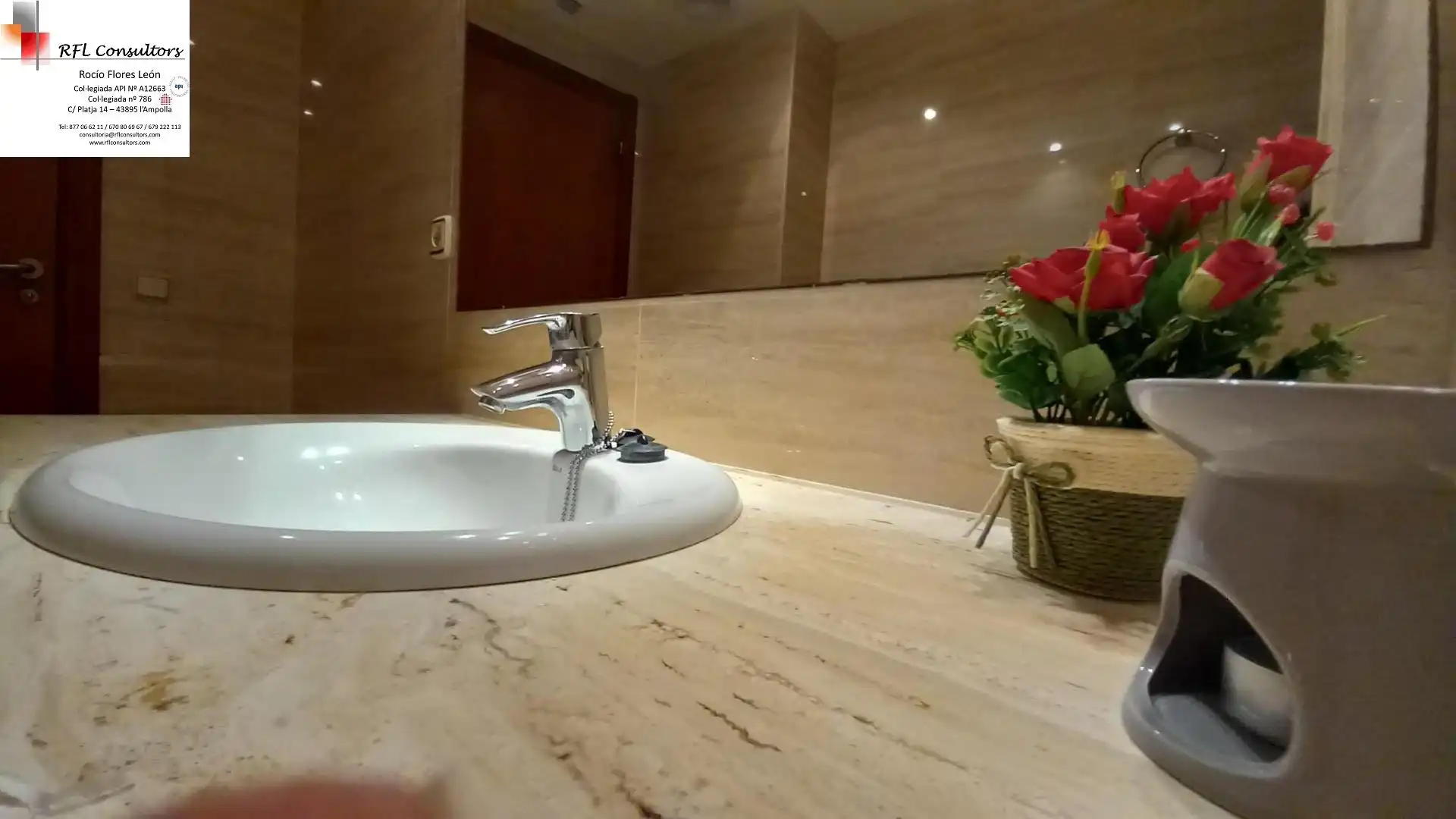 Baño de Apartamento en venta en L'Ampolla con Terraza, Amueblado y Piscina comunitaria