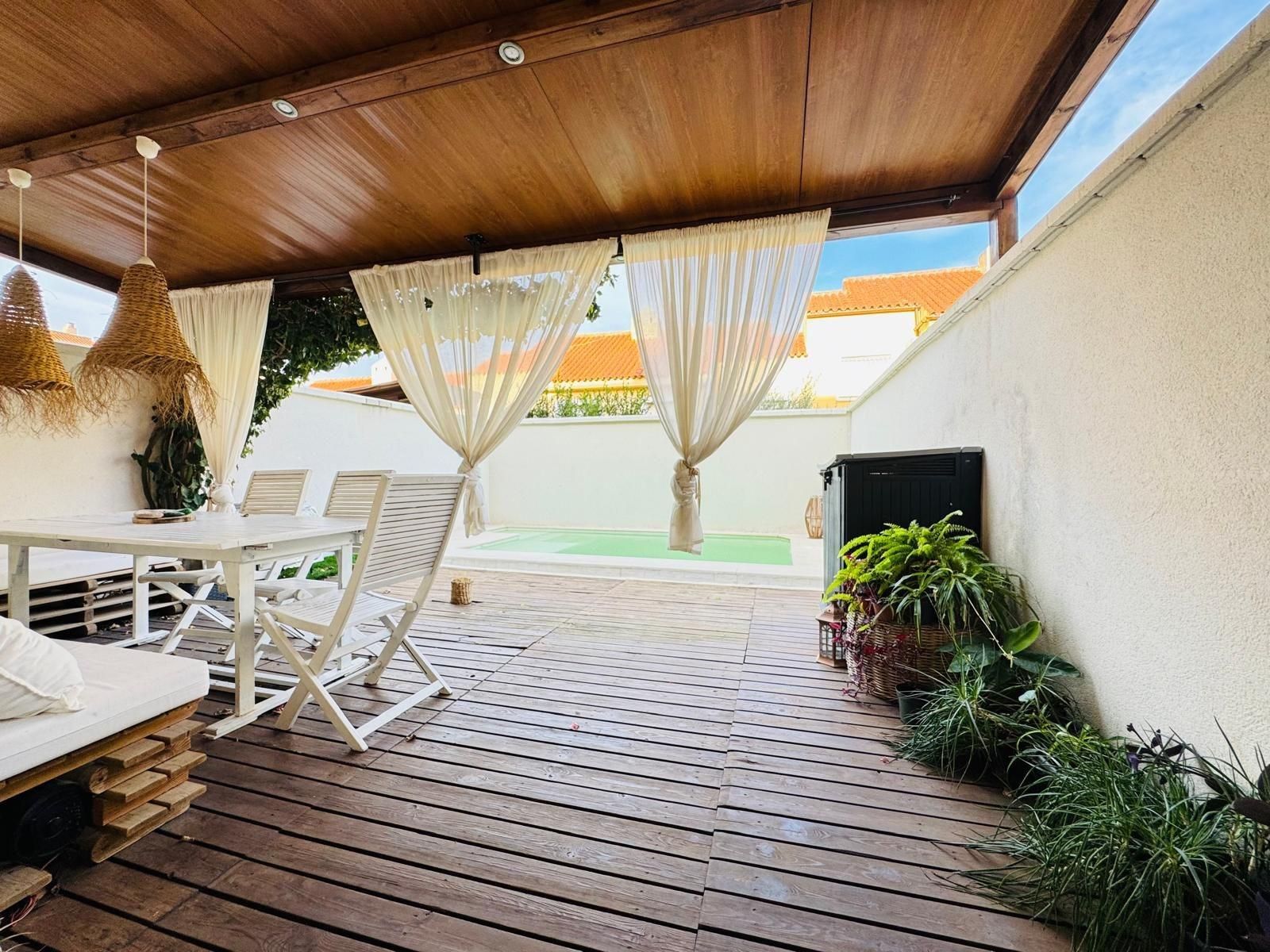 Terrace of Single-family semi-detached for sale in Algeciras  with Private garden and Swimming Pool