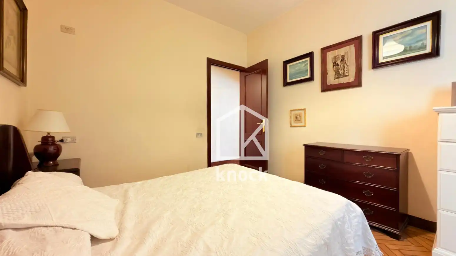 Bedroom of Flat for sale in Oviedo   with Heating and Parquet flooring