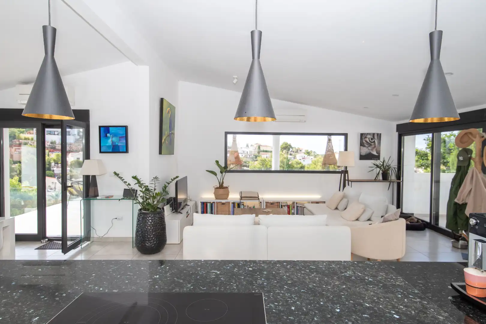 Sala d'estar de Casa o xalet en venda en Dénia amb Aire condicionat, Calefacció i Jardí privat