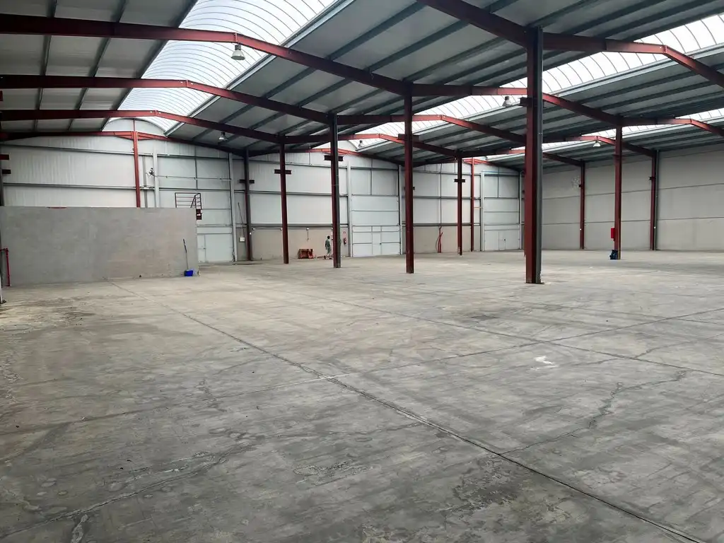 Nave industrial de alquiler en O Corgo  