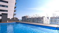 Piscina de Pis en venda en Badalona amb Aire condicionat, Calefacció i Parquet