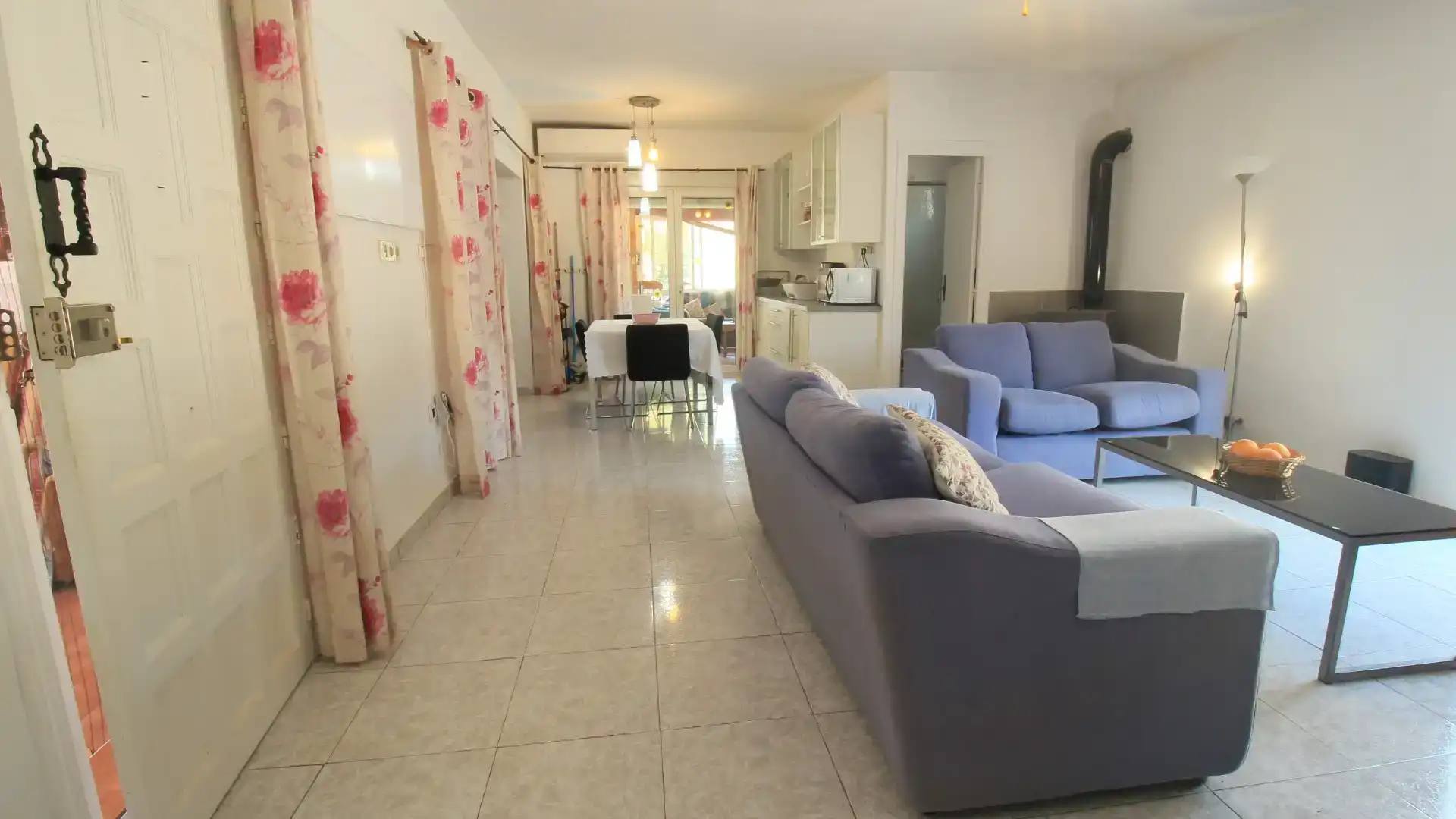 Sala d'estar de Finca rústica en venda en Alicante / Alacant amb Aire condicionat i Piscina