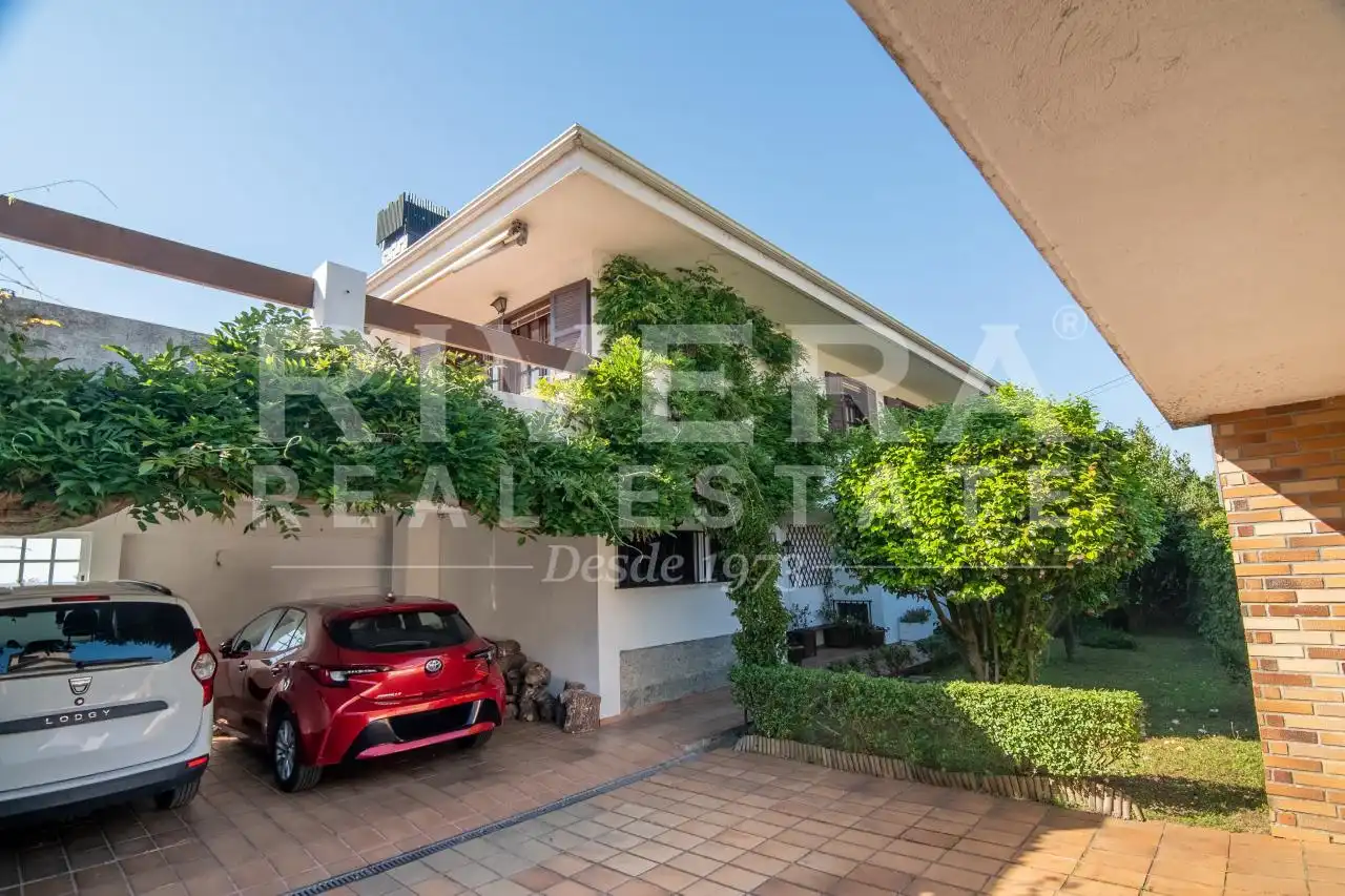 Vista exterior de Casa o chalet en venta en Vigo  con Calefacción, Jardín privado y Terraza
