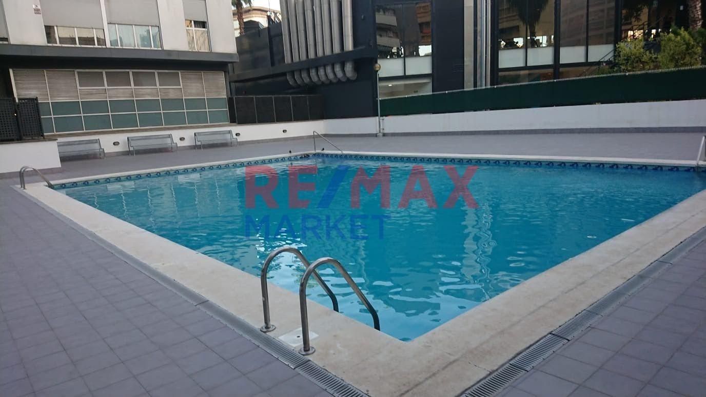 Piscina de Pis en venda en  Barcelona Capital amb Aire condicionat, Calefacció i Jardí privat