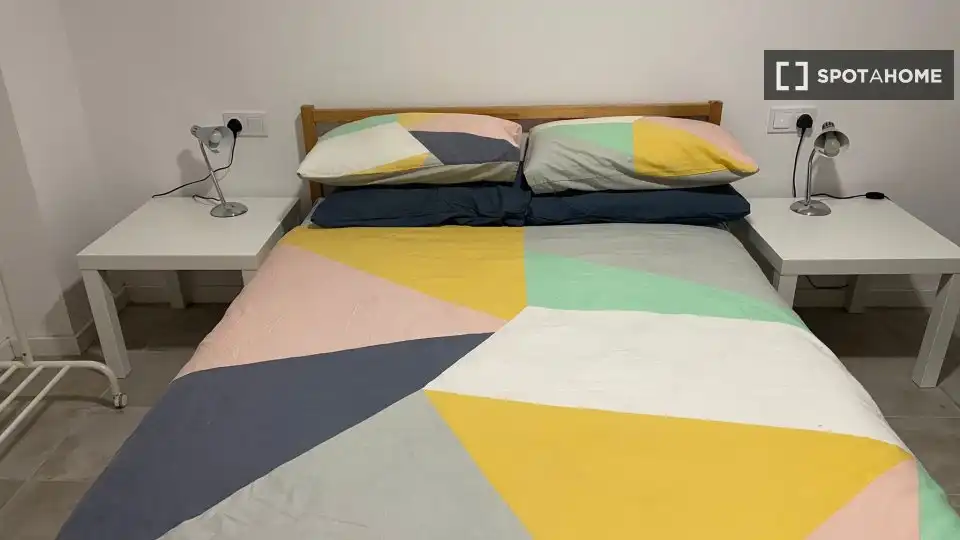 Bedroom of Flat for rent in Valencia  with Air Conditioner, Heating and Furnished