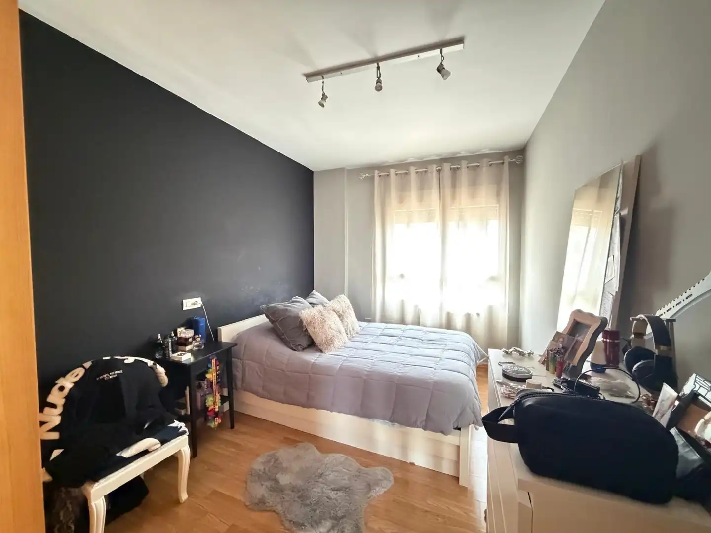 Habitación de Casa adosada en venta en Quintanar de la Orden con Aire acondicionado, Calefacción y Jardín privado
