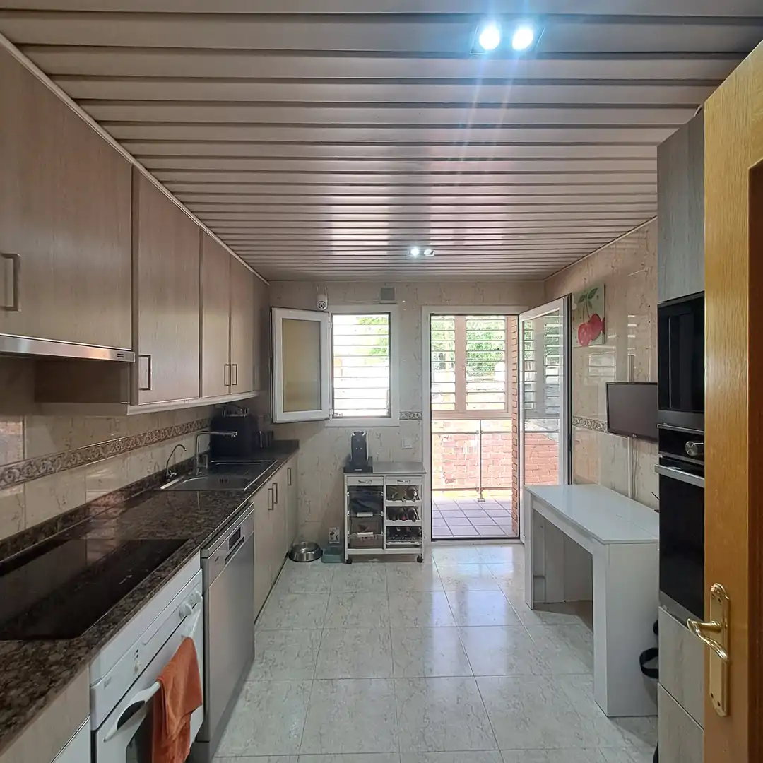 Cocina de Dúplex en venta en Castellbisbal con Calefacción, Parquet y Terraza