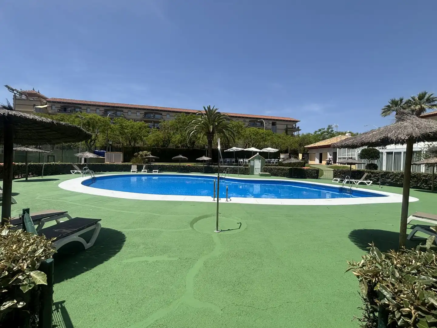 Piscina de Apartamento en venta en Islantilla con Terraza y Trastero