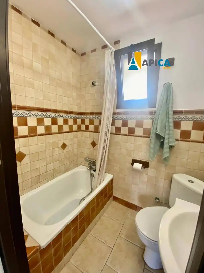 Badezimmer von Wohnung zum Verkauf in Chiclana de la Frontera mit Terrasse und Möbliert