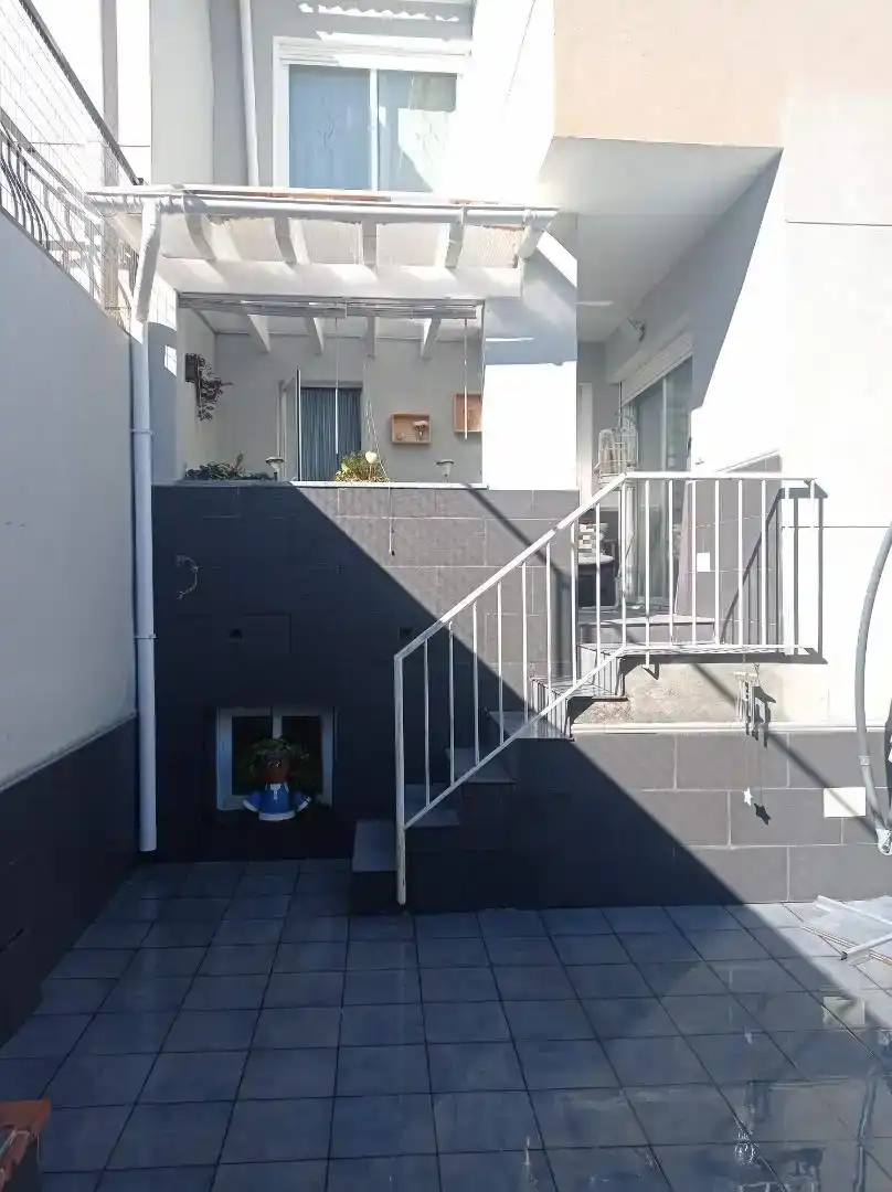 Terrassa de Casa adosada en venda en Alfarnate amb Jardí privat, Traster i Moblat