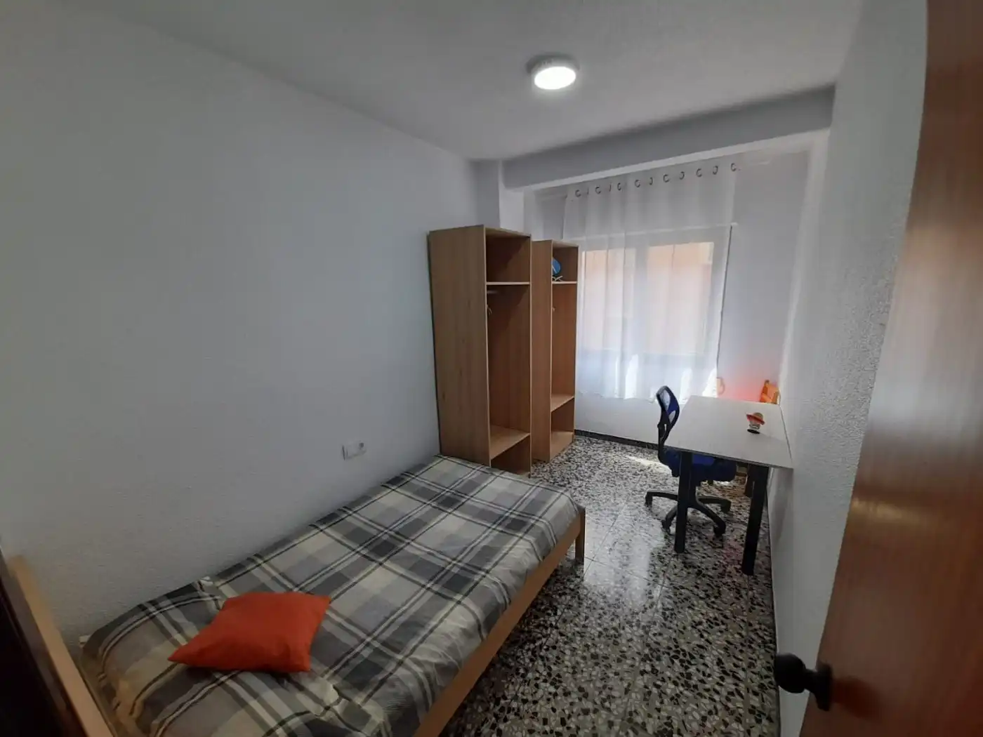 Room in Carrer Jose María Castaño Martinez, Altabix