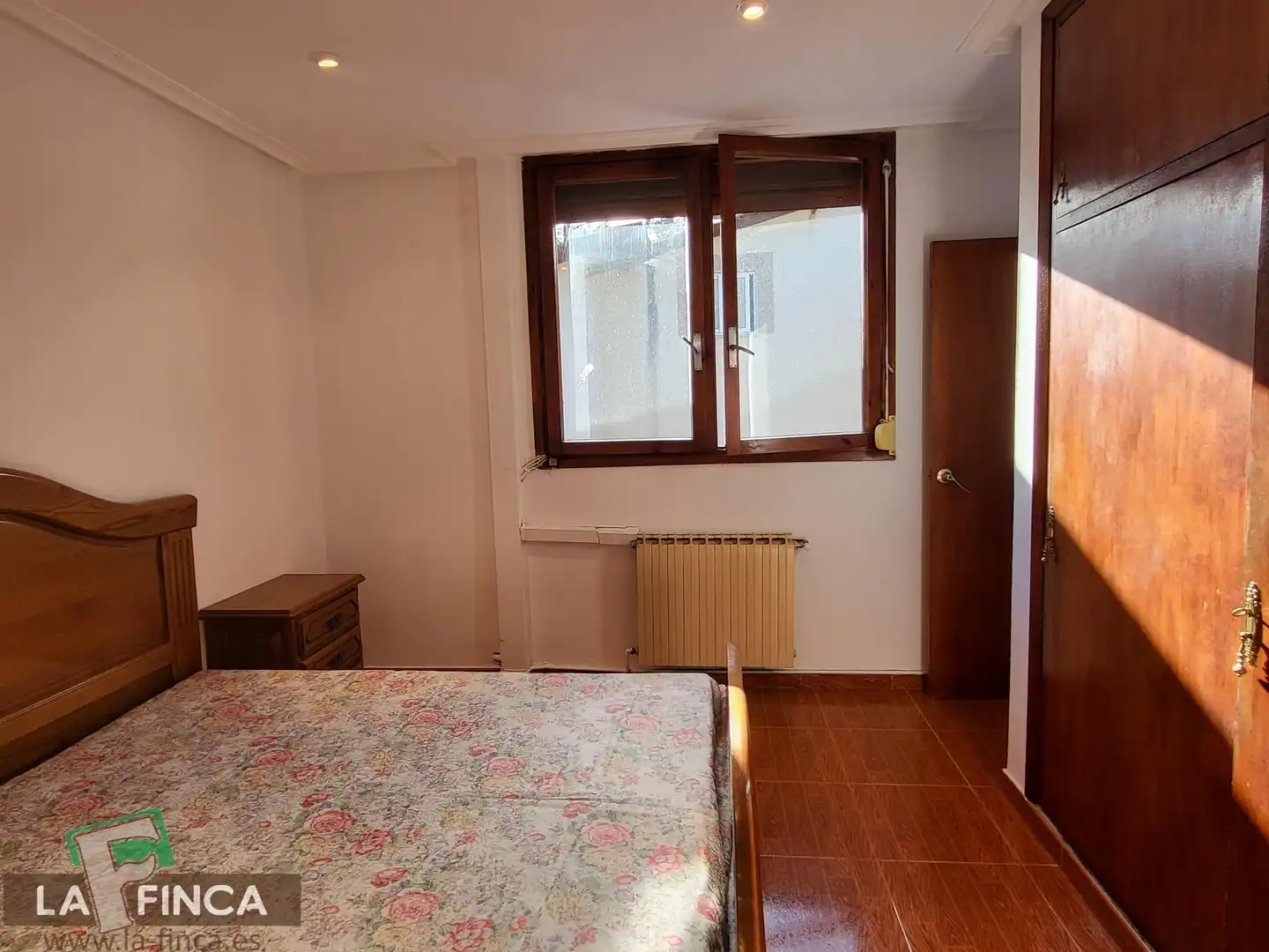 Habitación de Casa o chalet en venta en Cangas del Narcea con Calefacción, Terraza y Trastero