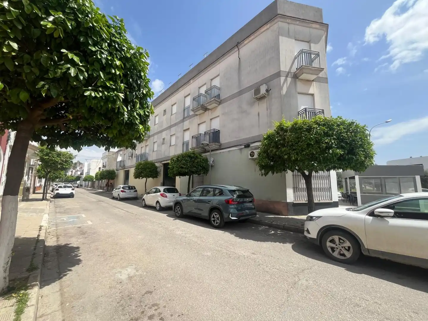 Vista exterior de Local en venta en Los Palacios y Villafranca