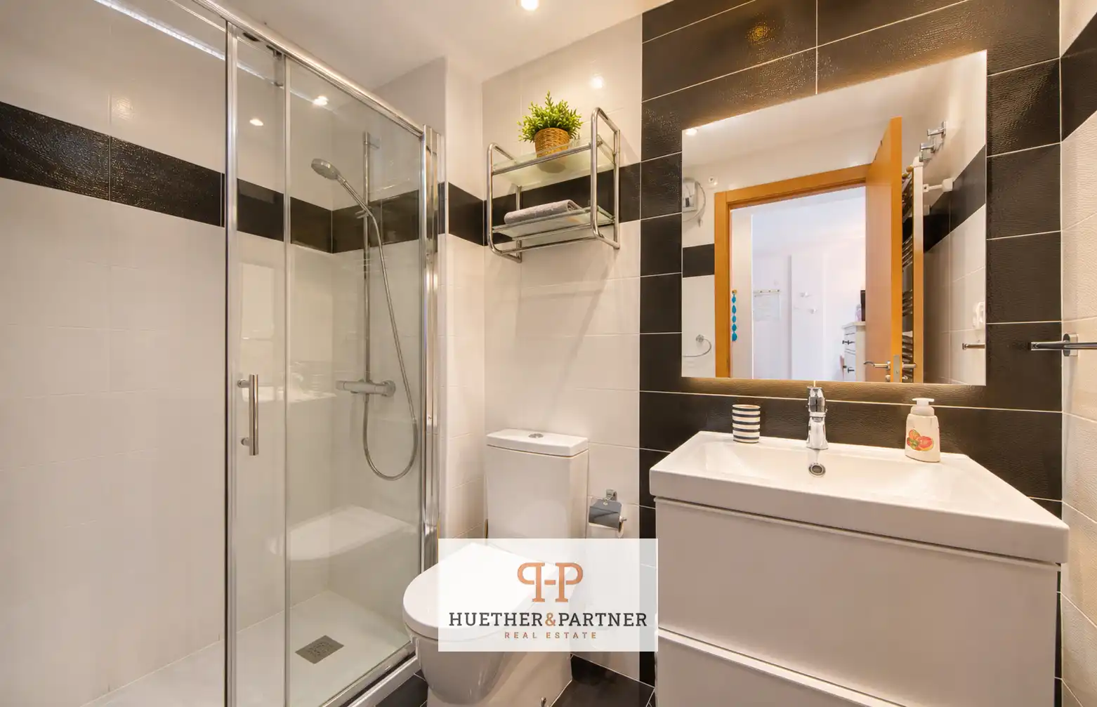 Bathroom of Flat for sale in Manacor  with Air Conditioner and Furnished