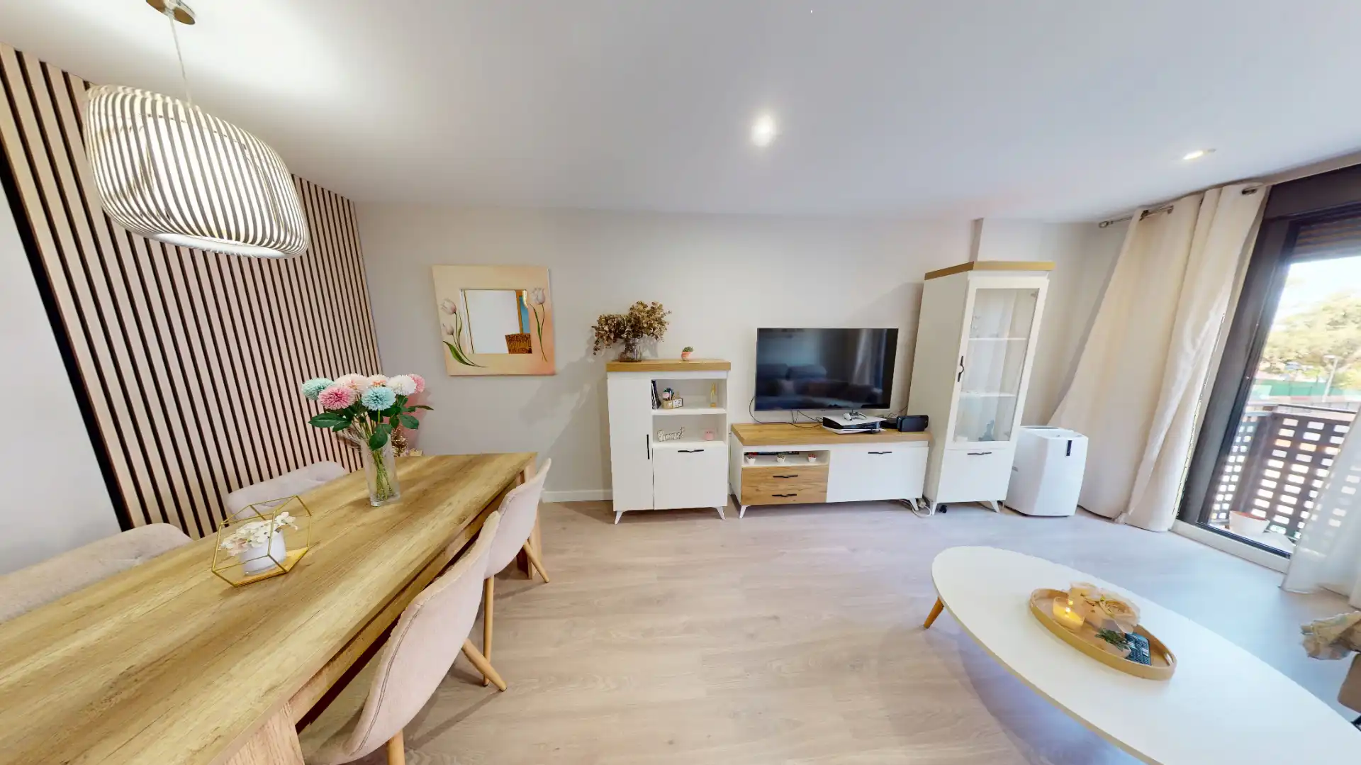 Flat for sale in Avenida 3 de Abril de 1979, Haygon - Universidad