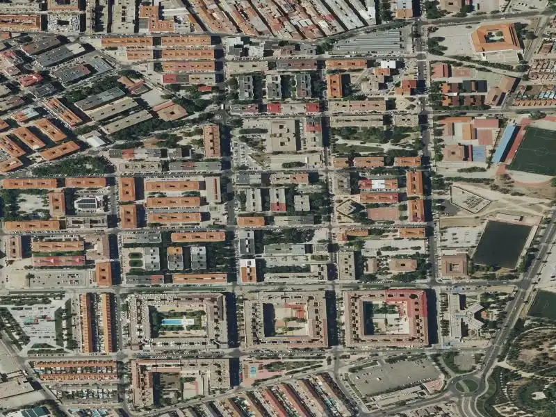 Vista exterior de Edifici en venda en Parla