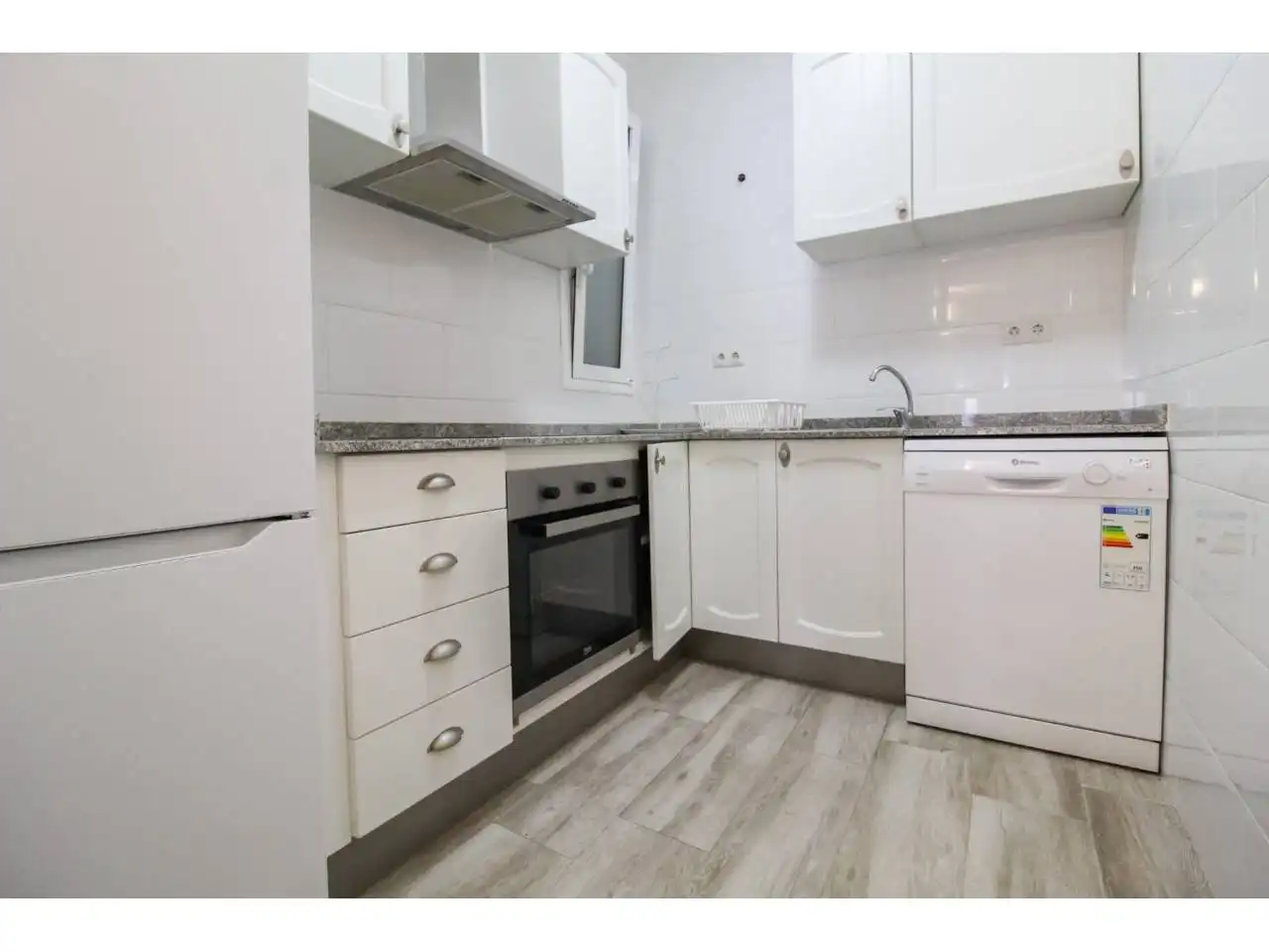 Küche von Wohnung zur Miete in Barcelona mit Parkett, Möbliert und Alarm