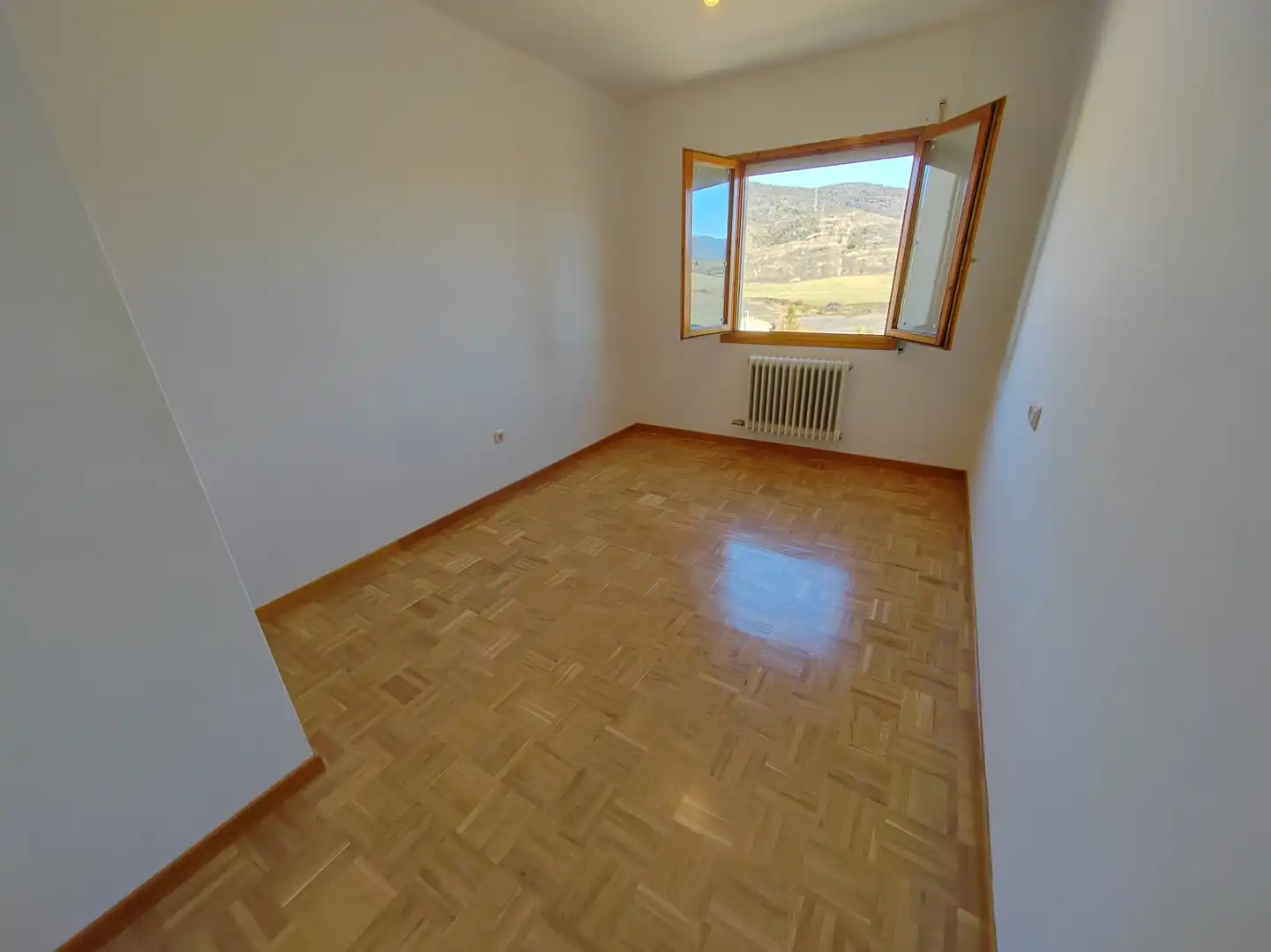 Habitación de Casa o chalet en venta en Isuerre con Parquet, Piscina y Piscina comunitaria