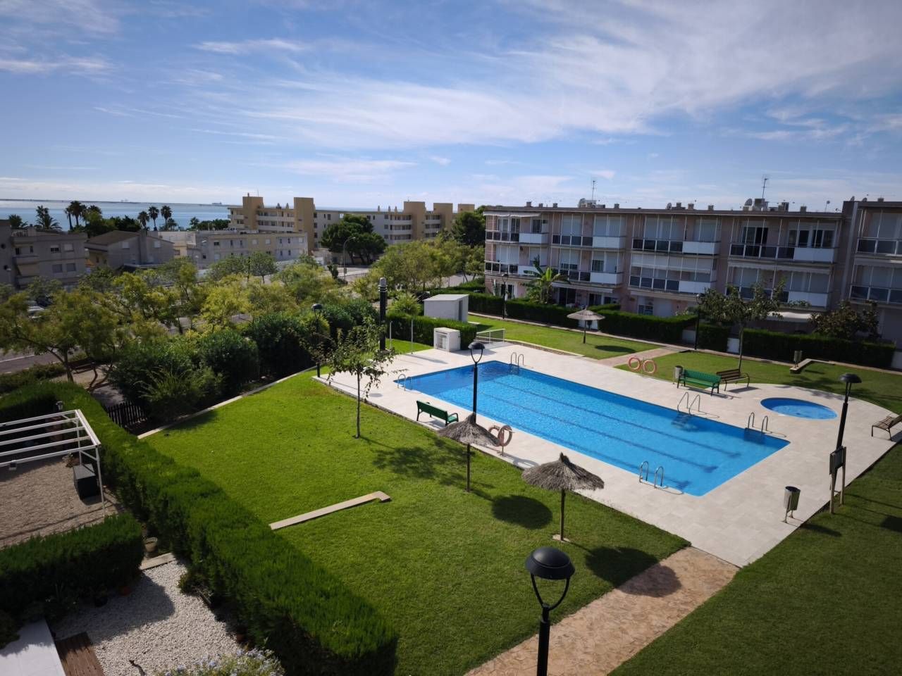 Piscina de Pis de lloguer en Sant Carles de la Ràpita amb Terrassa, Moblat i Piscina comunitària