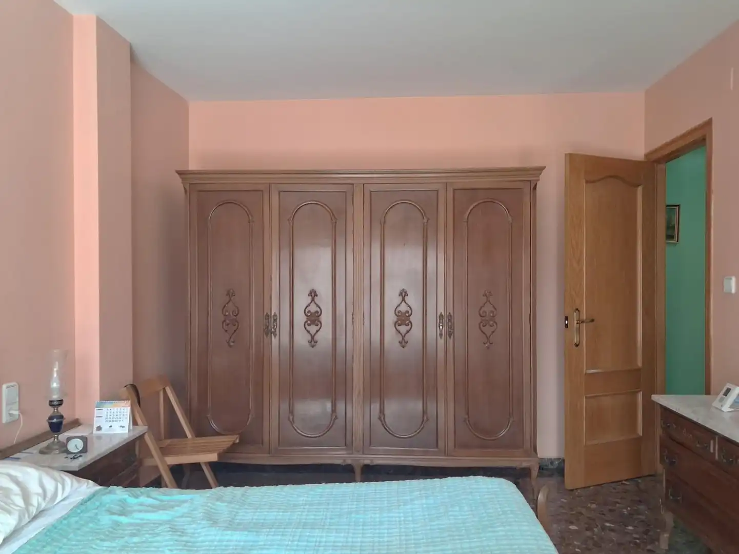 Habitación de Casa adosada en venta en Requena, Valencia