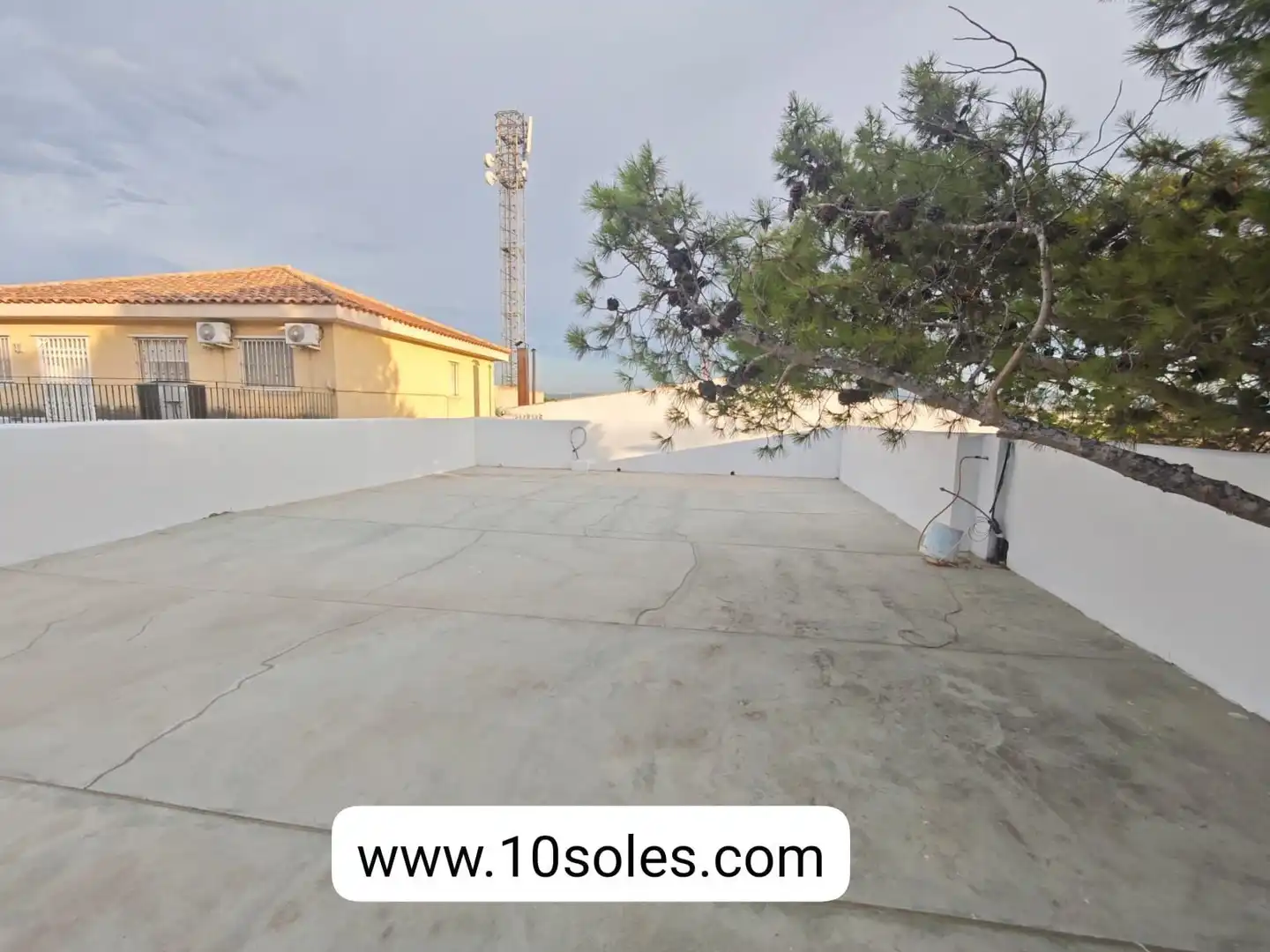 Vista exterior de Casa o xalet en venda en Orihuela amb Jardí privat i Terrassa