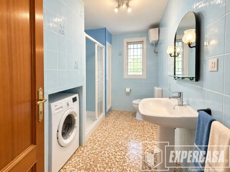 Bathroom of Houses for sale in Poble Nou