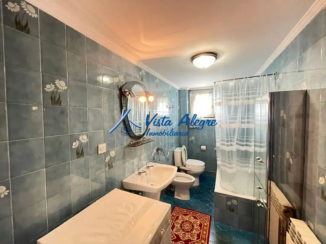Baño de Piso en venta en Haro con Calefacción, Terraza y Amueblado
