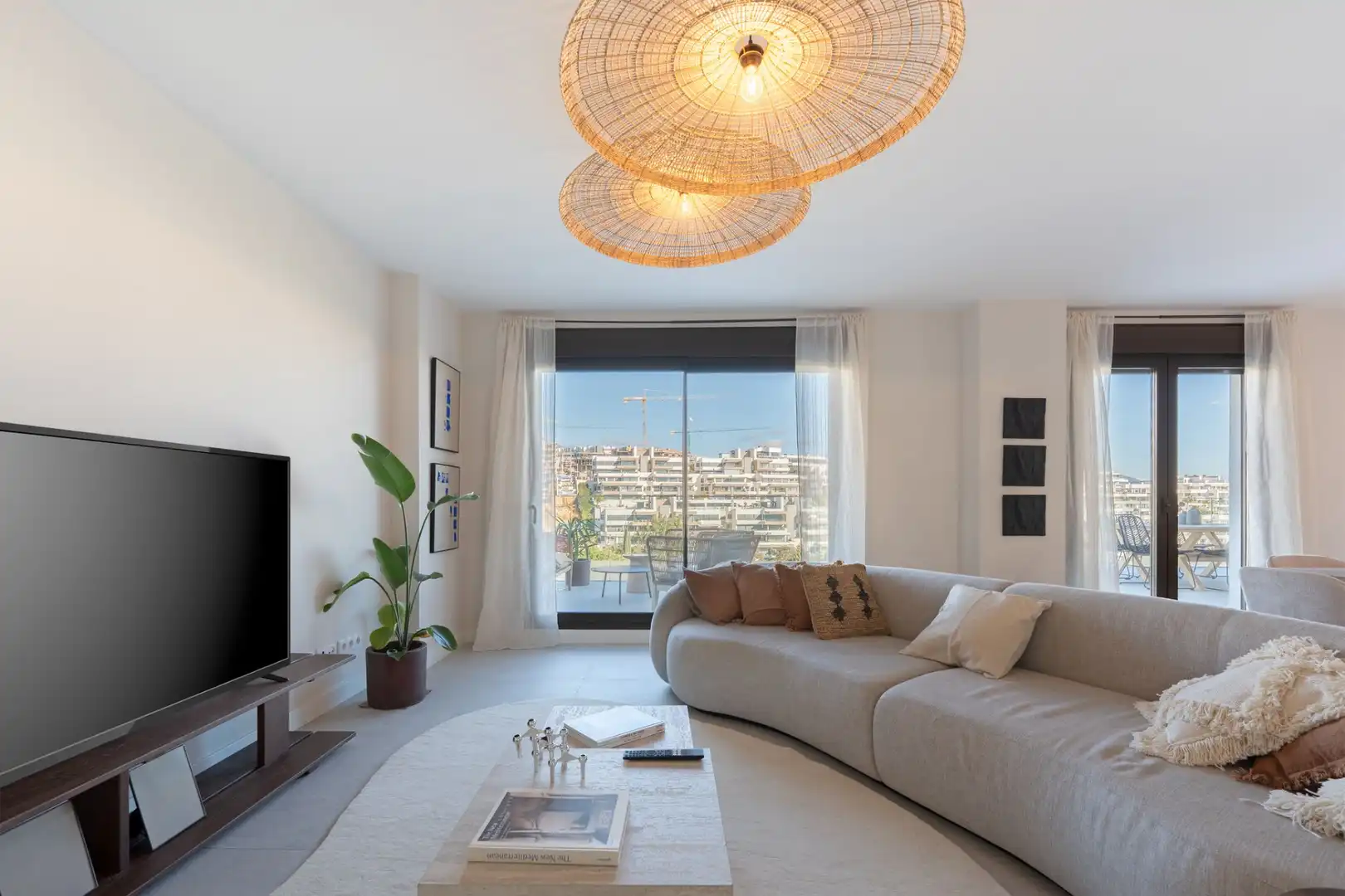 Sala de estar de Ático en venta en Estepona con Aire acondicionado, Terraza y Trastero