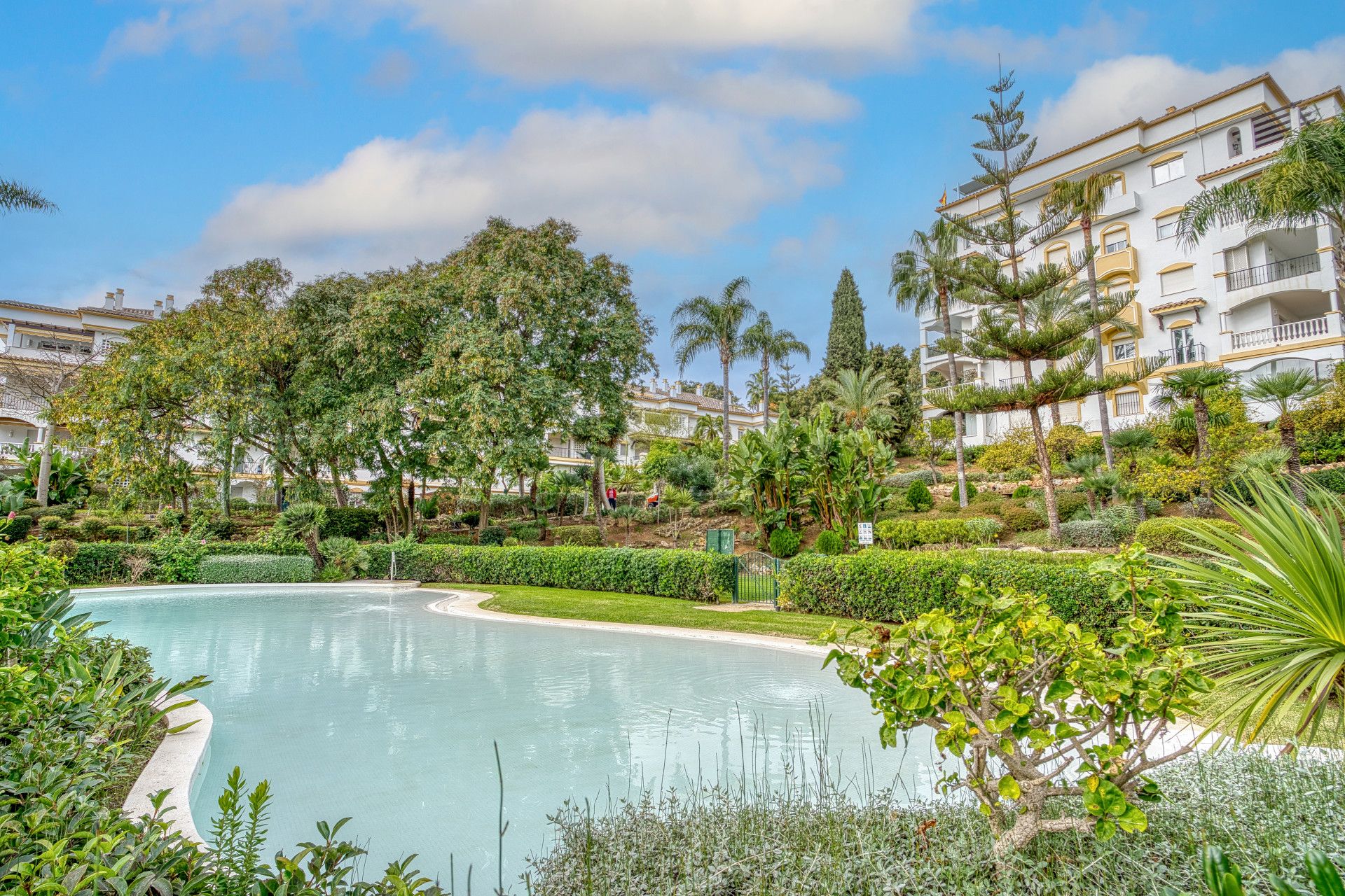 Jardí de Planta baixa en venda en Marbella amb Aire condicionat, Terrassa i Traster