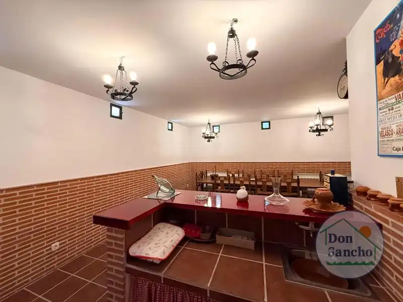 Casa o xalet en venda en Viana de Cega amb Calefacció, Terrassa i Traster