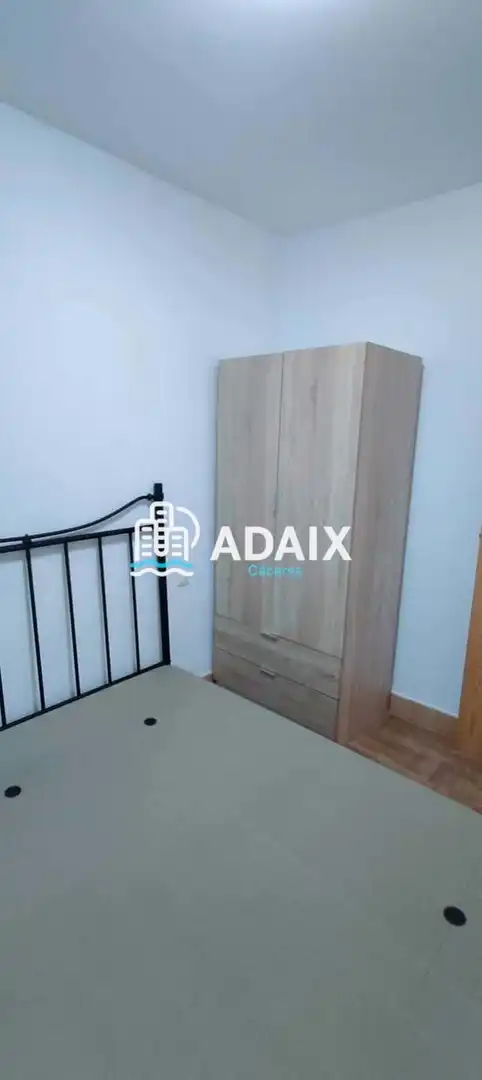 Dormitori de Casa adosada en venda en Arroyo de la Luz amb Aire condicionat, Traster i Moblat
