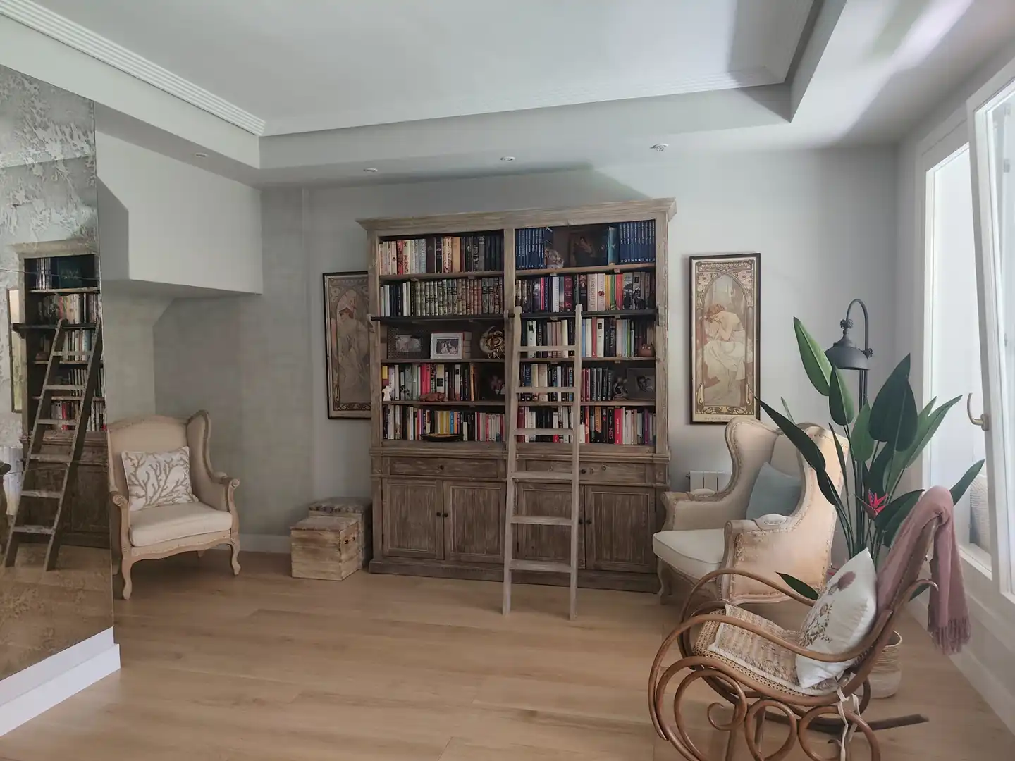 Wohnzimmer von Einfamilien-Reihenhaus zum Verkauf in Algete mit Klimaanlage, Heizung und Privatgarten