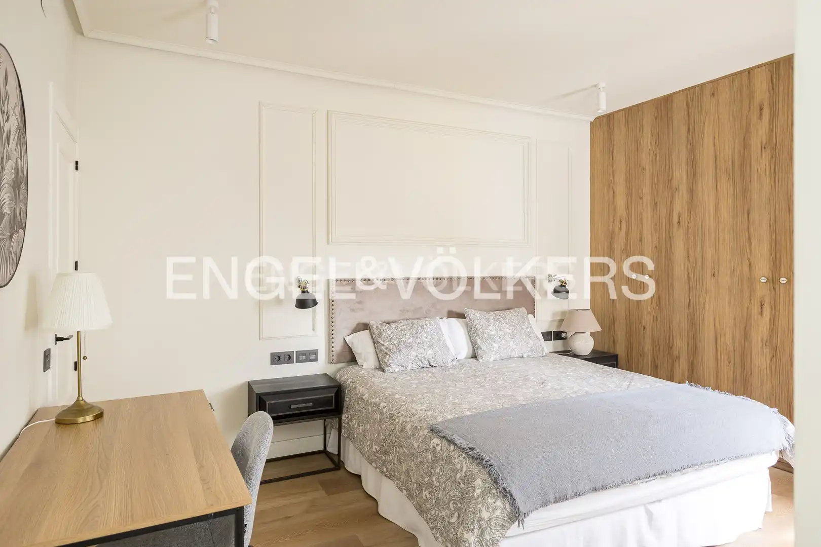Bedroom of Flat for rent in Madrid  with Air Conditioner, Heating and Storage room