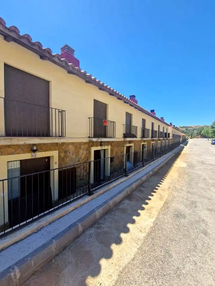 Adossat amb terrassa en venda a Calle Teruel, imagen 2
