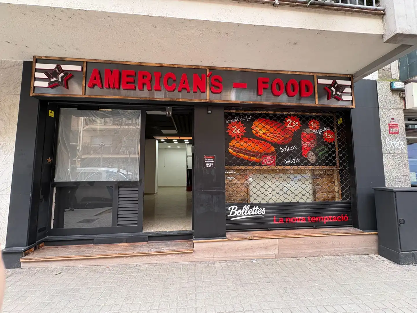Commercial properties for sale in Carrer MARE DE DEU DE NURIA, Instituts