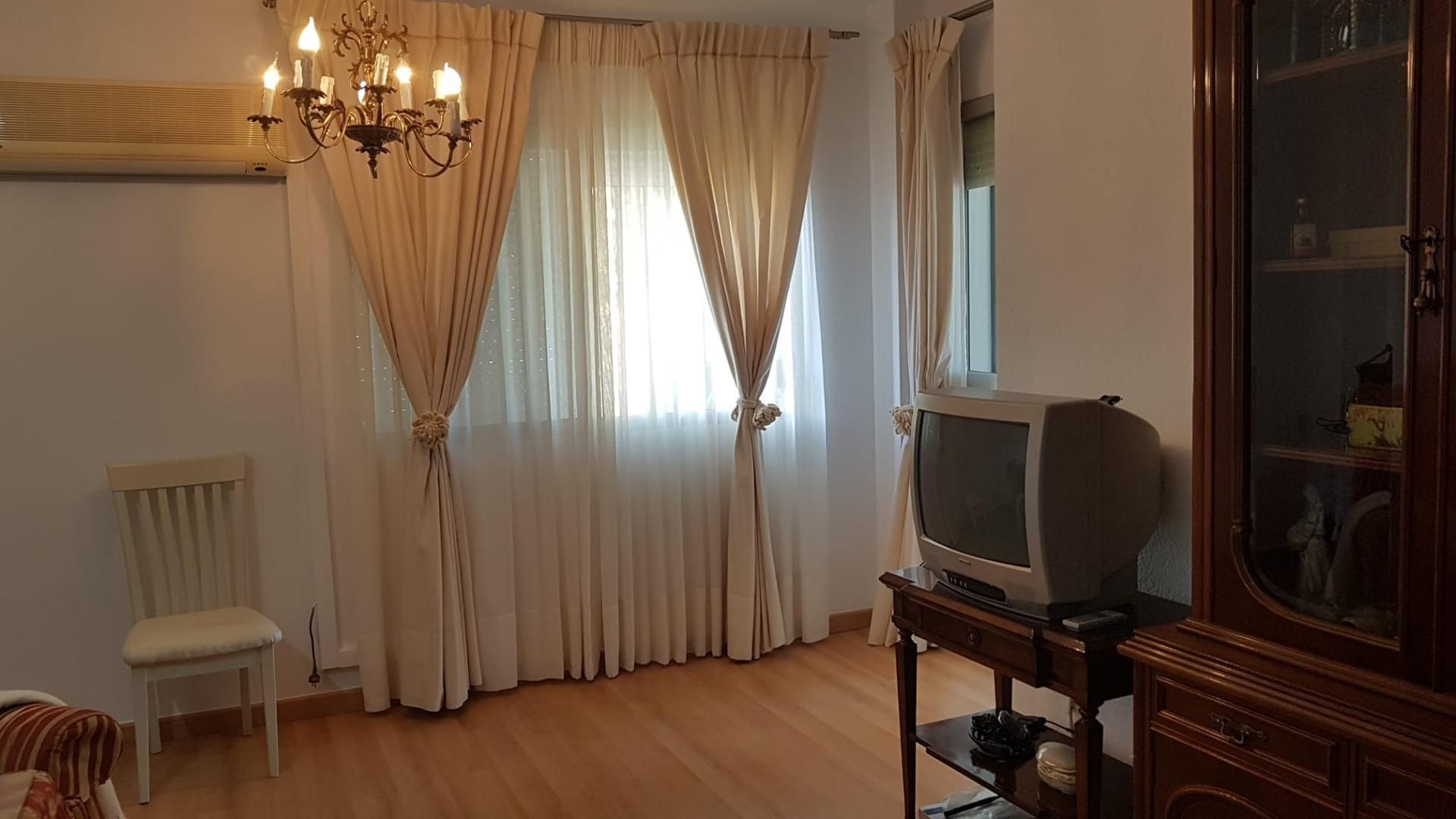 Sala de estar de Piso en venta en Utrera con Trastero, Amueblado y Balcón